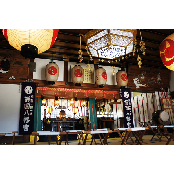越中護国八幡宮 外観２